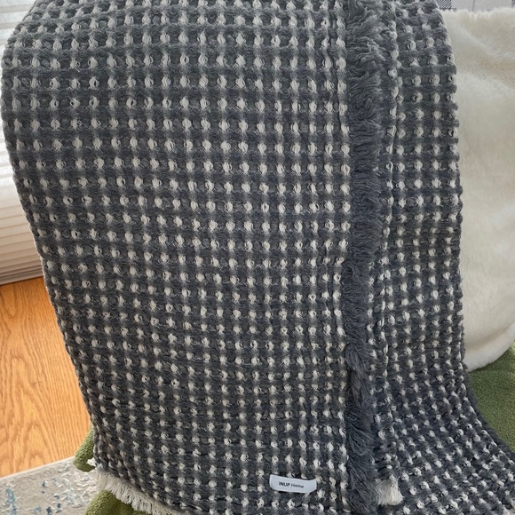 Made In Portugal Wool Cotton Blend Waffle Knit Throw - Picture 2 of 5